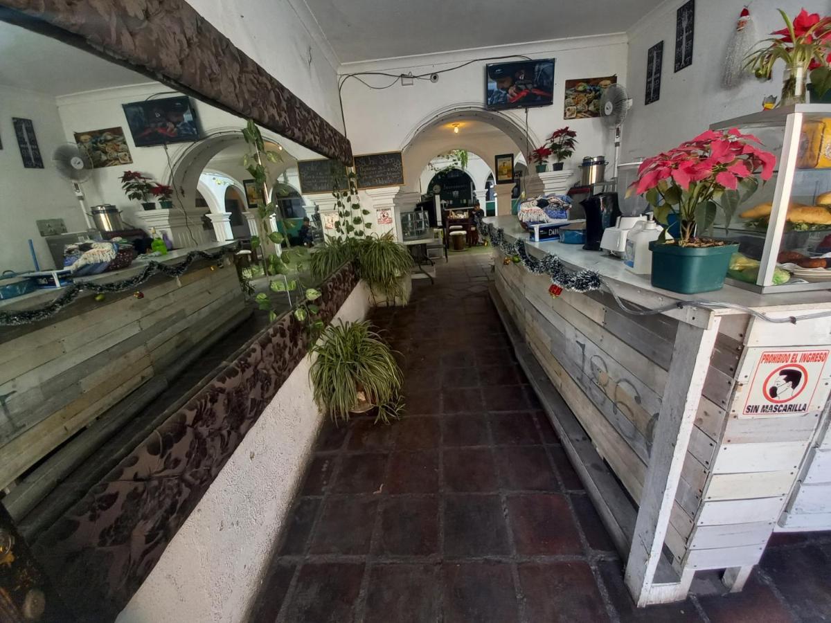 Hôtel La Gaceta Camping à Antigua Extérieur photo