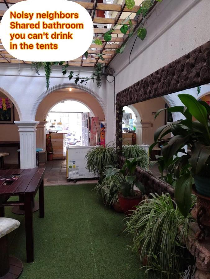 Hôtel La Gaceta Camping à Antigua Extérieur photo